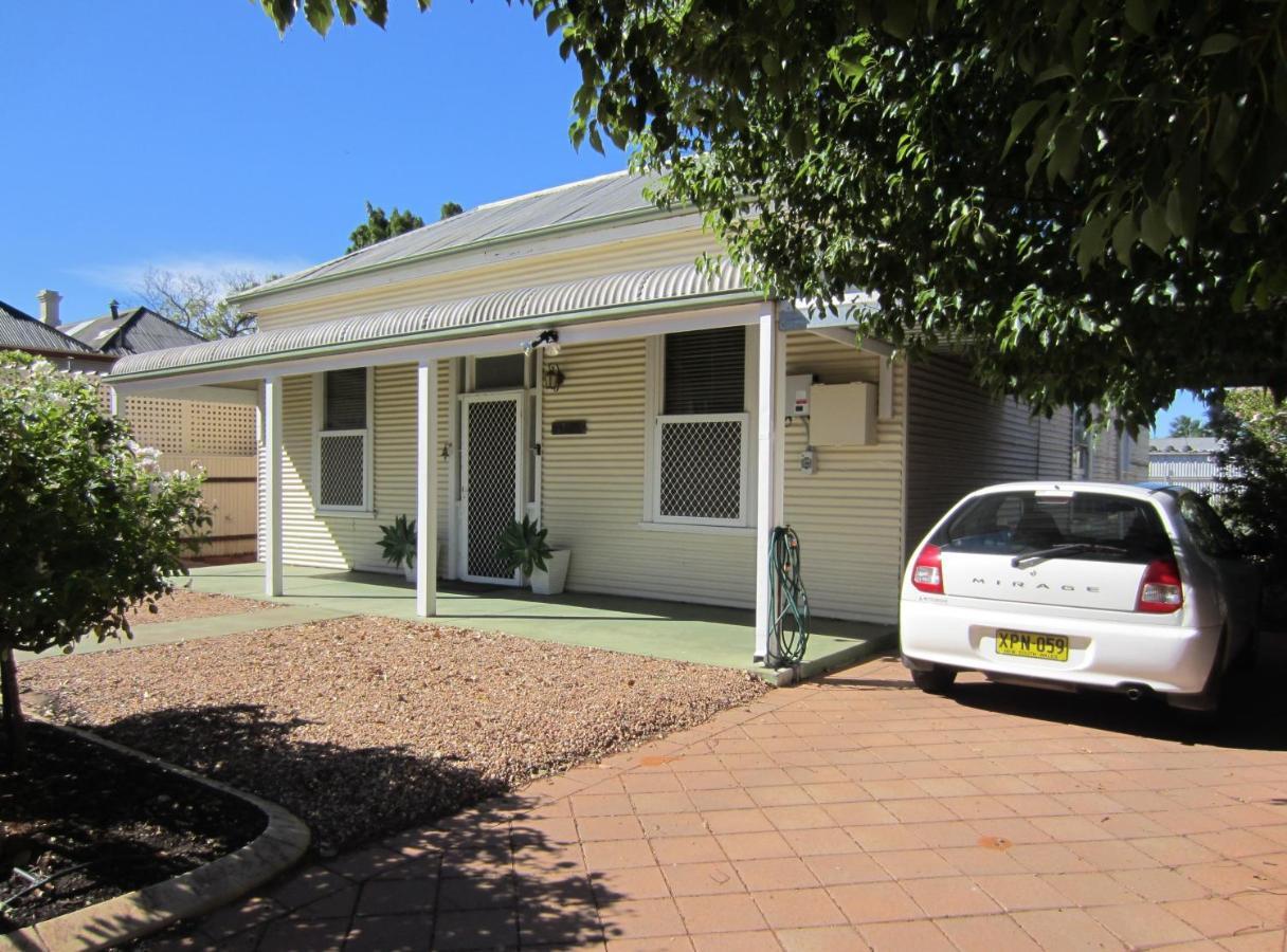 Maeville Cottage Broken Hill Exterior photo